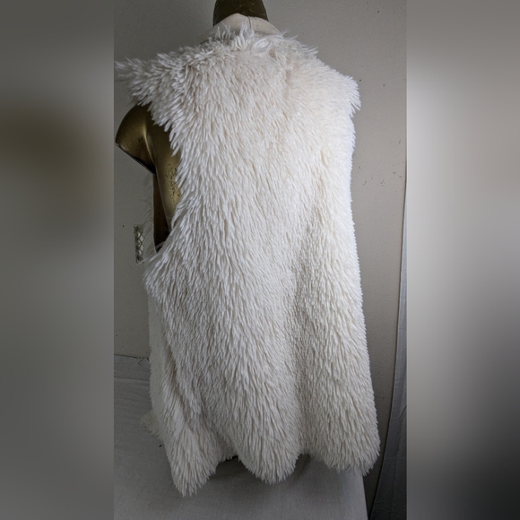 Faux Fleece Cream & Off White Reversible Vest Size M/L - Picture 2 of 12